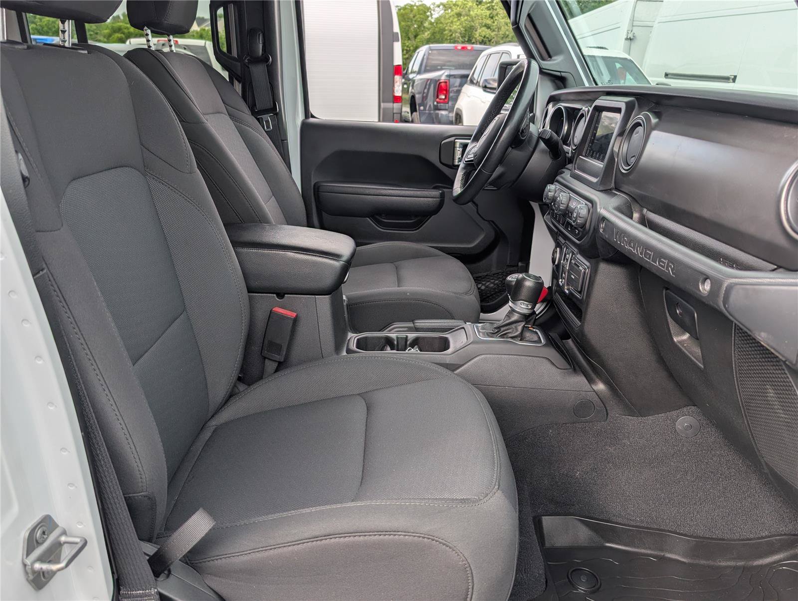 Used 2022 Jeep Wrangler Unlimited Sport AWD/4WD image 11