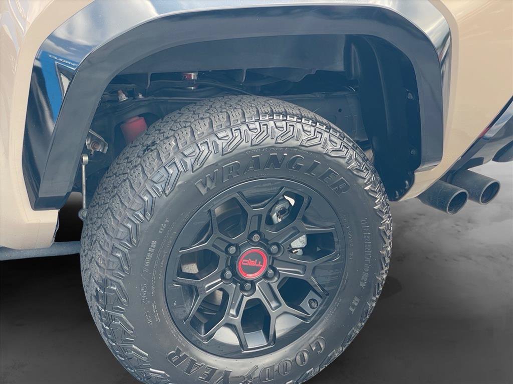 Used 2025 Toyota Tacoma TRD Pro w/ Tow Tech Package AWD/4WD image 32