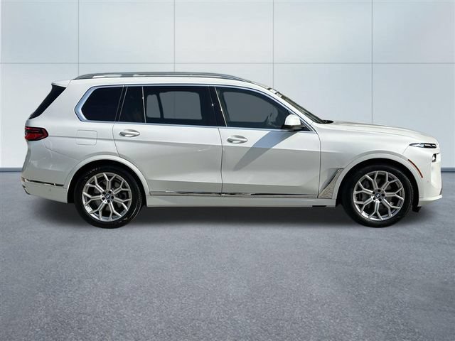 Used 2025 BMW X7 xDrive40i w/ Premium Package AWD/4WD image 5