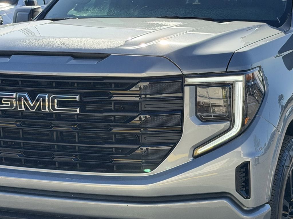 Used 2026 GMC Sierra 1500 Elevation w/ LPO, Elevation Black Package AWD/4WD image 11