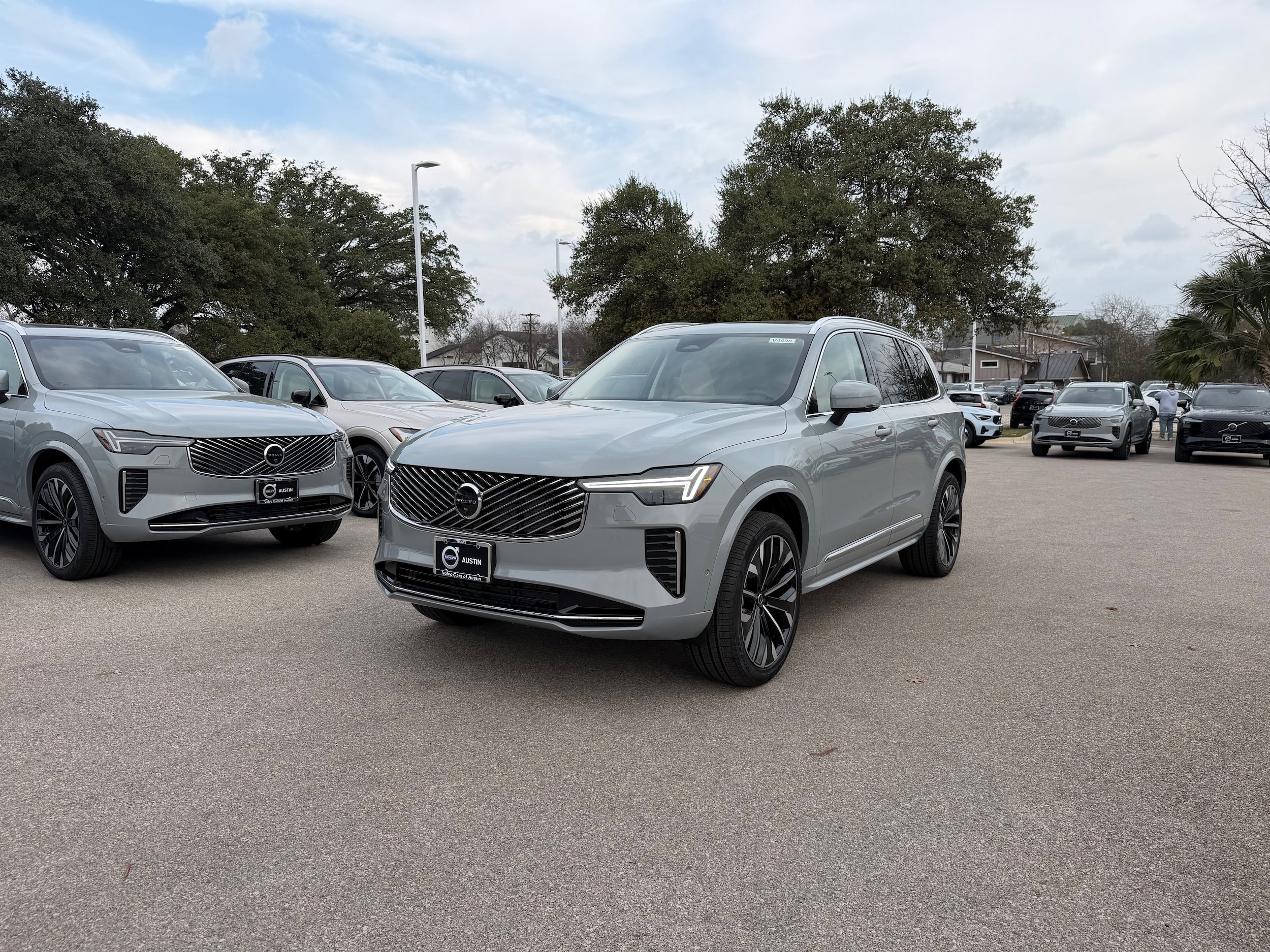 New 2026 Volvo XC90 B6 Ultra image 2