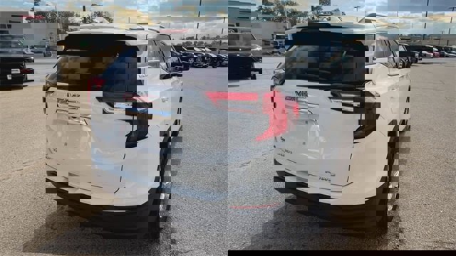 Used 2023 GMC Terrain SLE w/ Driver Convenience Package image 39