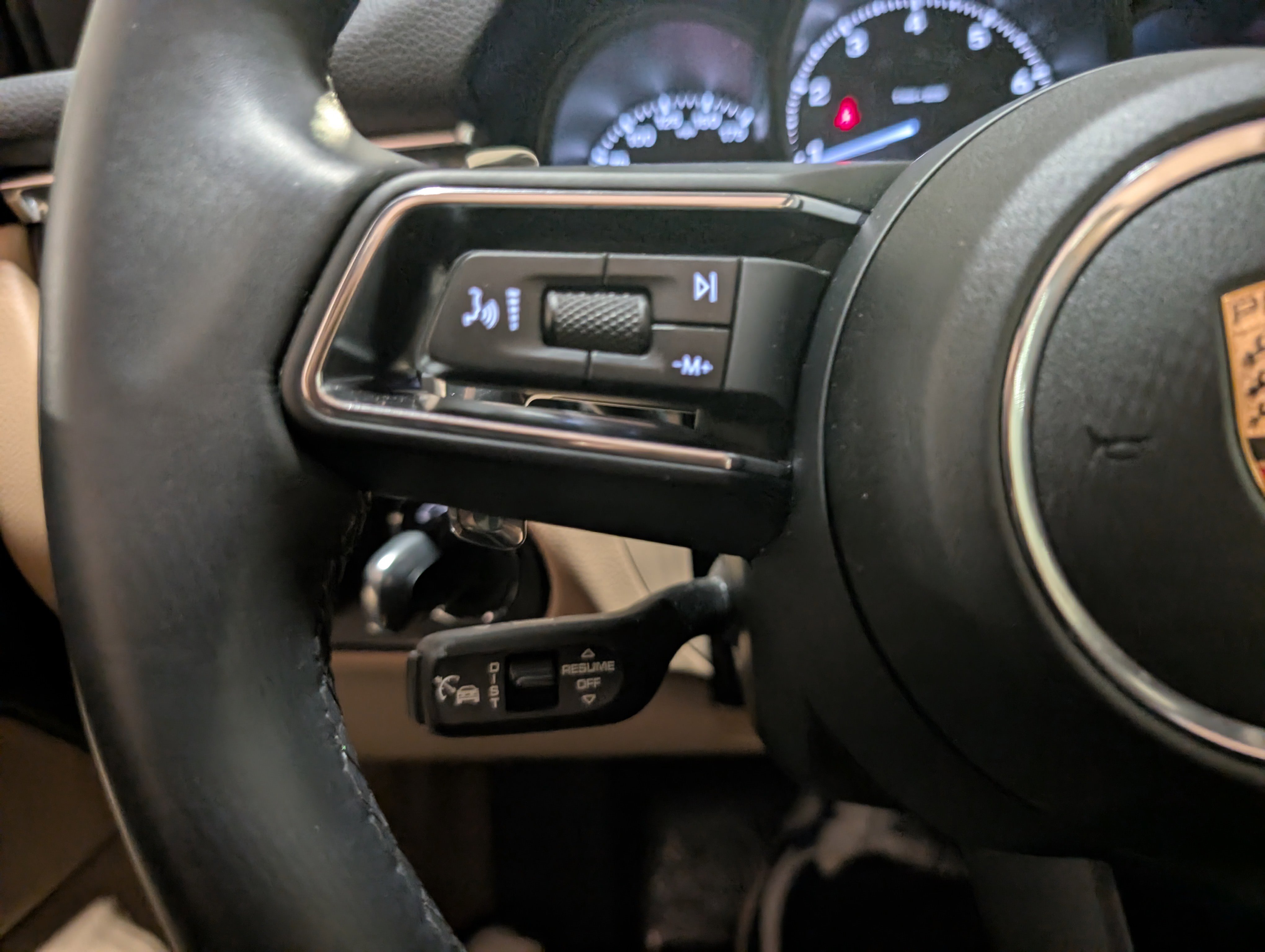 Certified 2025 Porsche Macan image 28