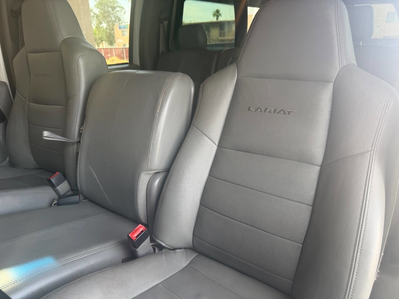 Used 2005 Ford F350 Lariat image 19