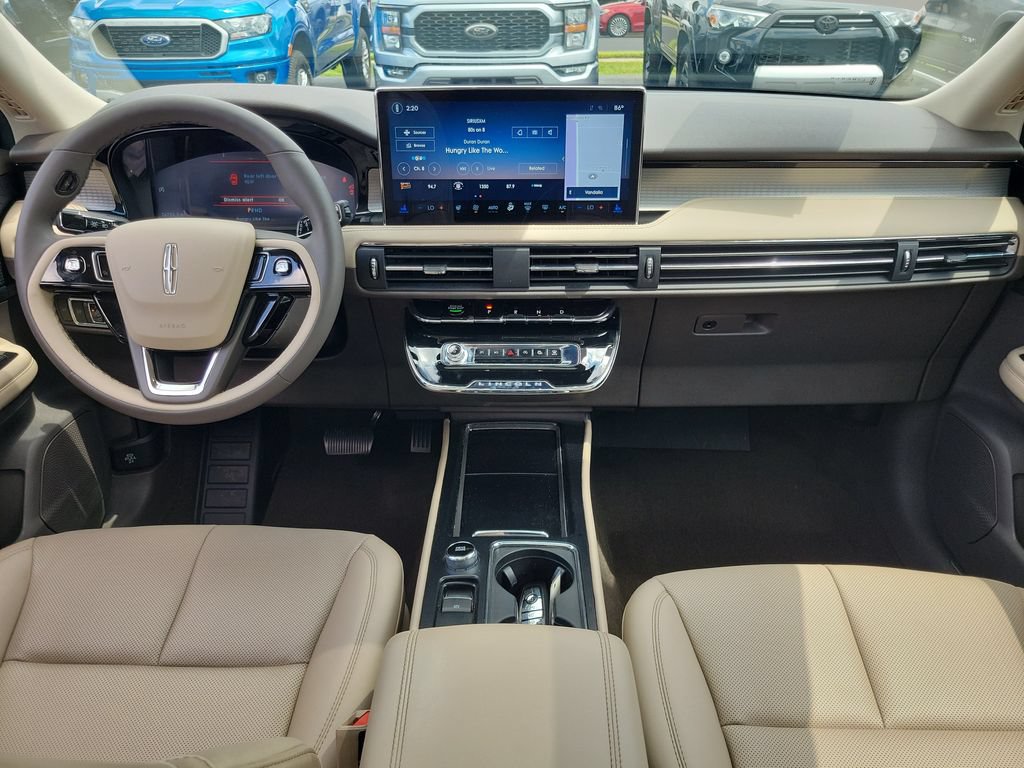 Certified 2023 Lincoln Corsair AWD w/ Equipment Group 101A image 11