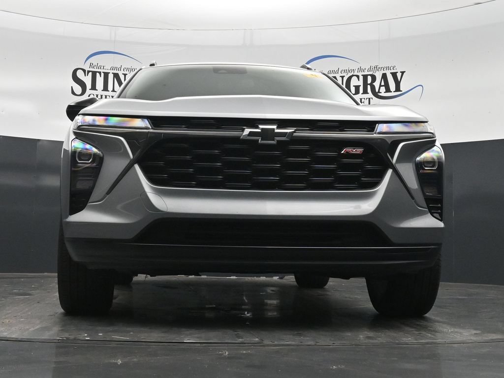Used 2024 Chevrolet Trax RS w/ Sunroof Package FWD image 27