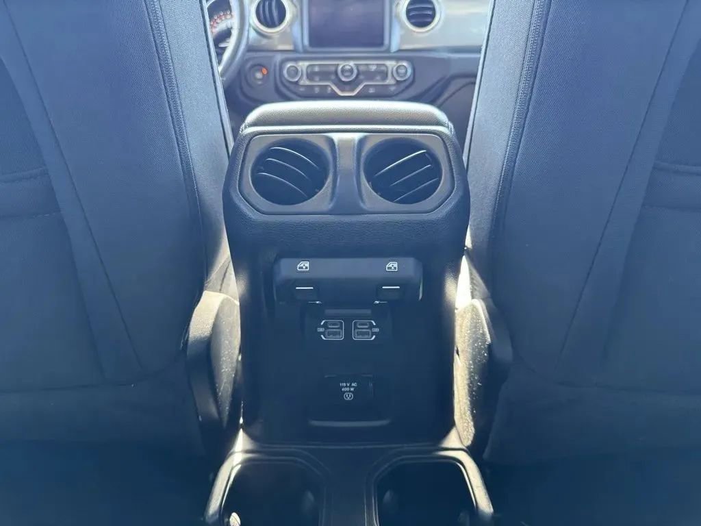 Used 2023 Jeep Gladiator Overland image 18