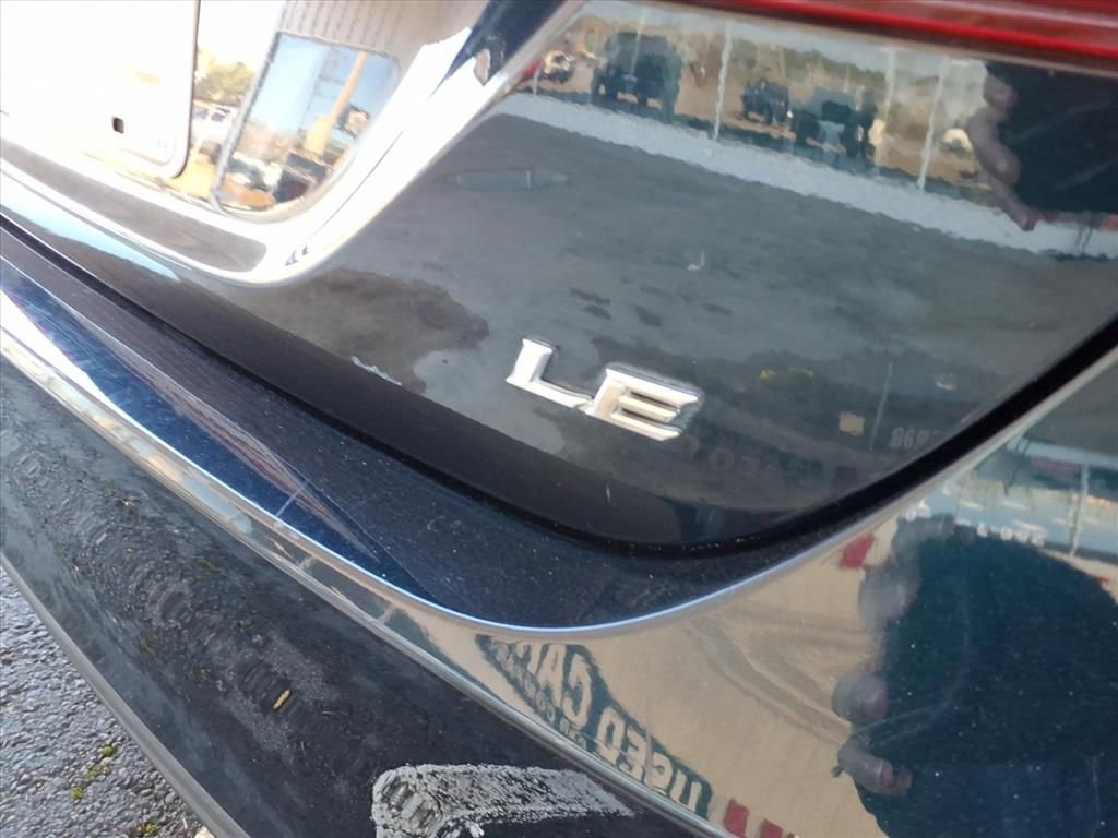 Used 2021 Toyota Camry LE image 14