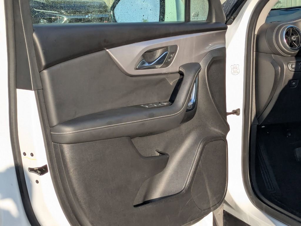 Used 2025 Chevrolet Blazer LT image 11