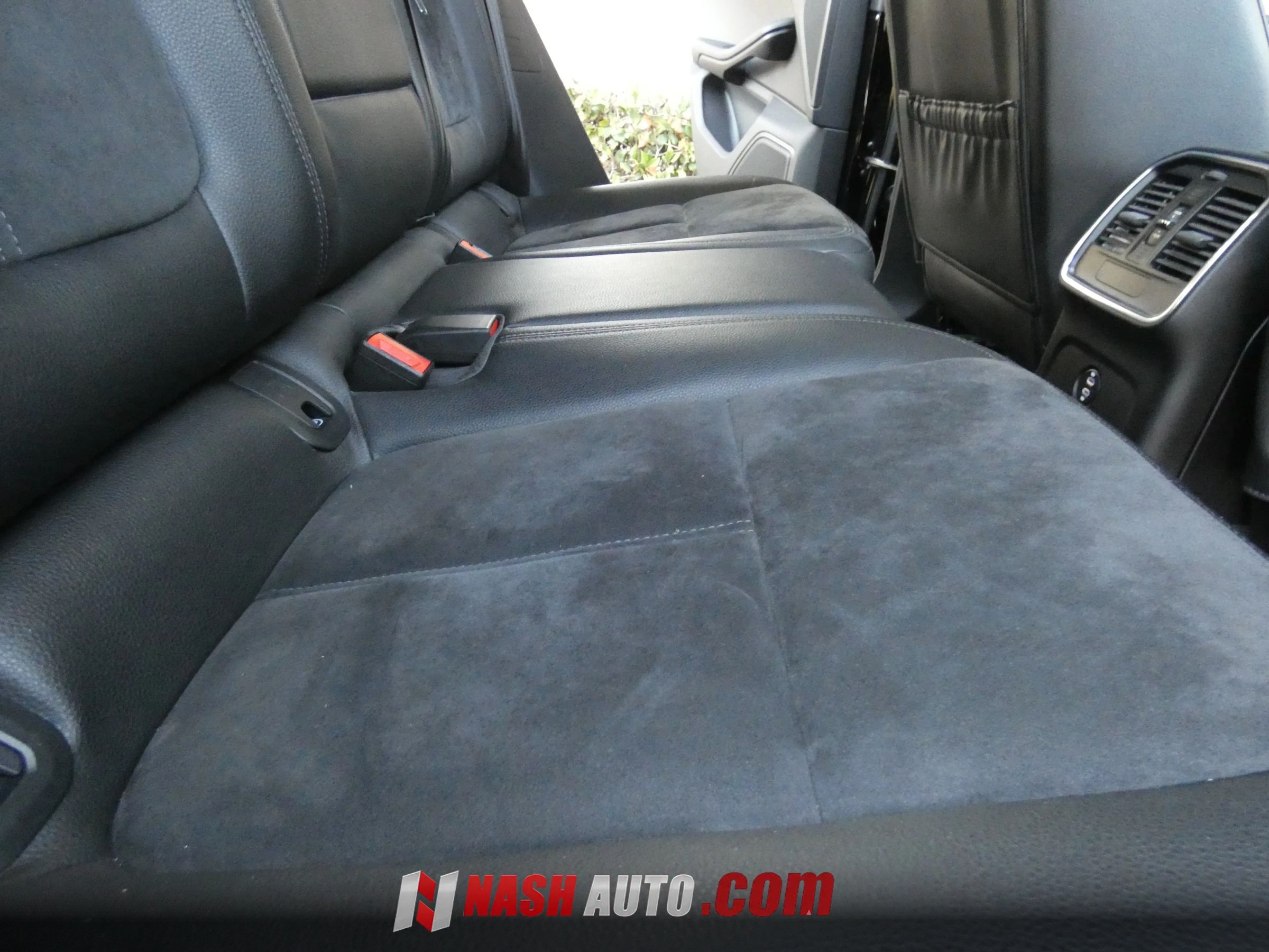 Used 2020 Porsche Macan AWD/4WD image 37
