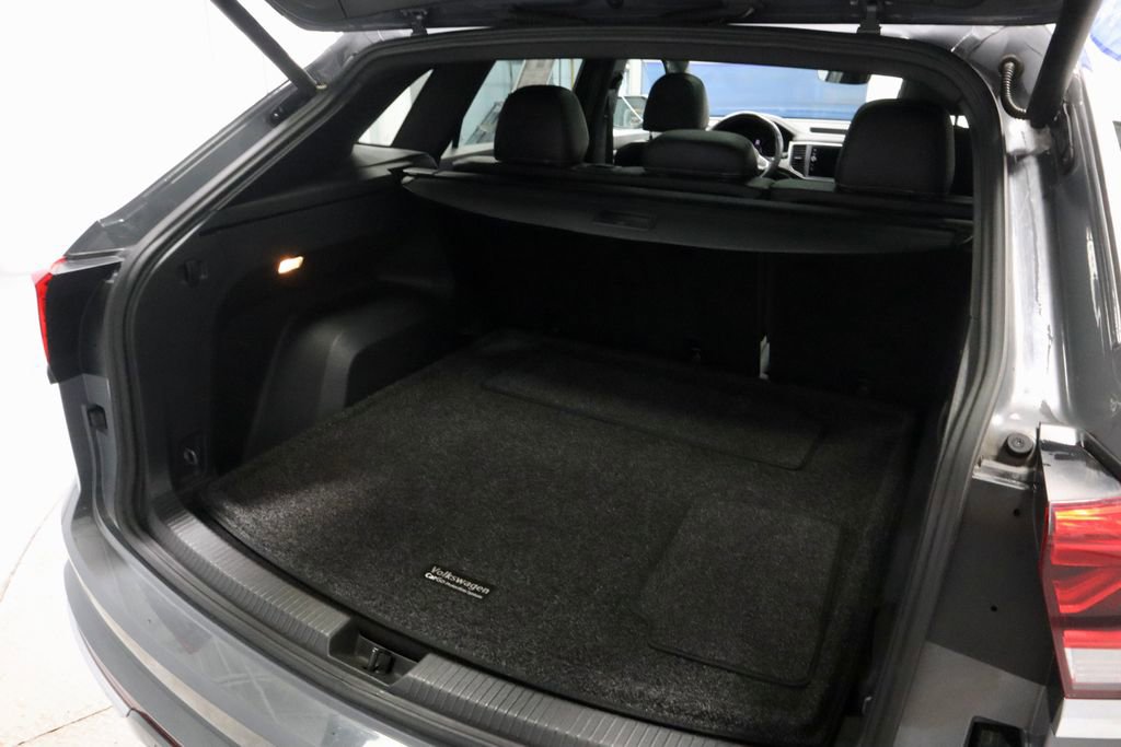 Used 2021 Volkswagen Atlas Cross Sport SE w/ Panoramic Sunroof Package image 15