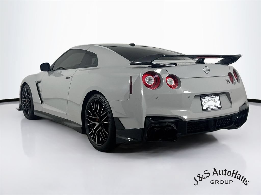 Used 2024 Nissan GT-R Premium w/ Premium Interior Package AWD/4WD image 5
