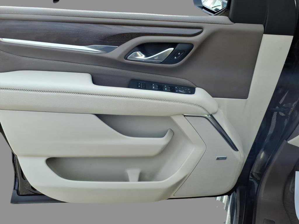 Used 2022 GMC Yukon XL Denali image 16