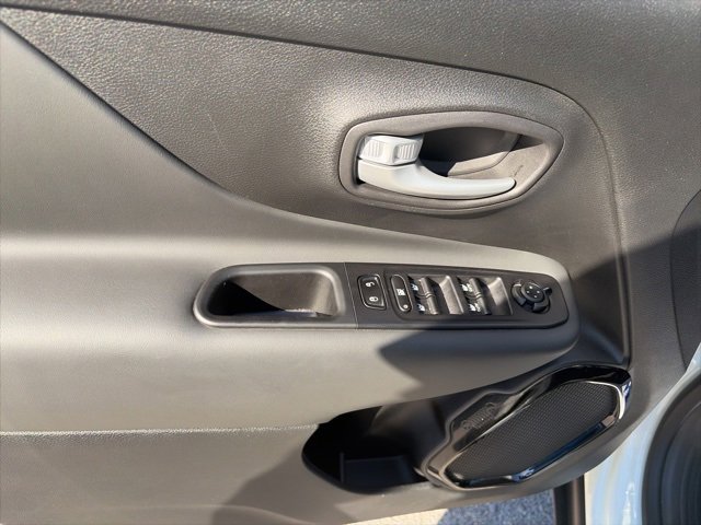 Used 2023 Jeep Renegade Altitude w/ Sun/Sound Group image 17