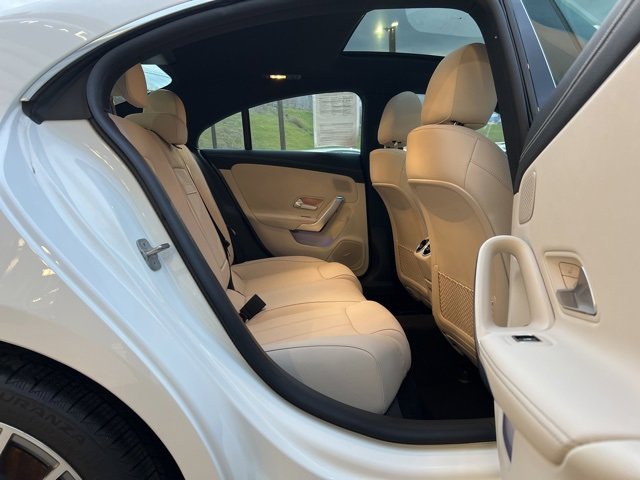 Used 2024 Mercedes-Benz CLA 250 4MATIC image 24