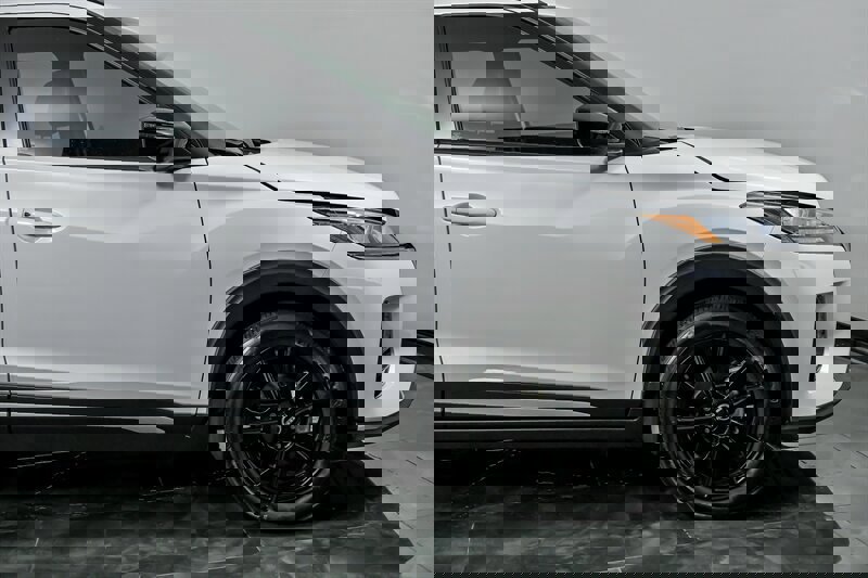 Used 2024 Nissan Kicks SR w/ SR Premium Package image 12