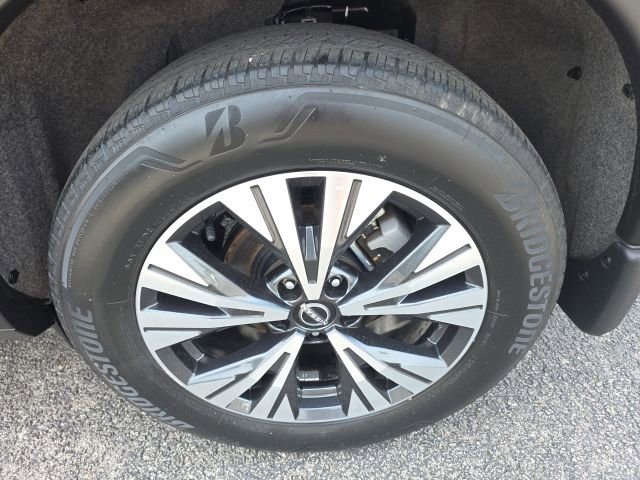 Used 2023 Nissan Rogue SV AWD/4WD image 6