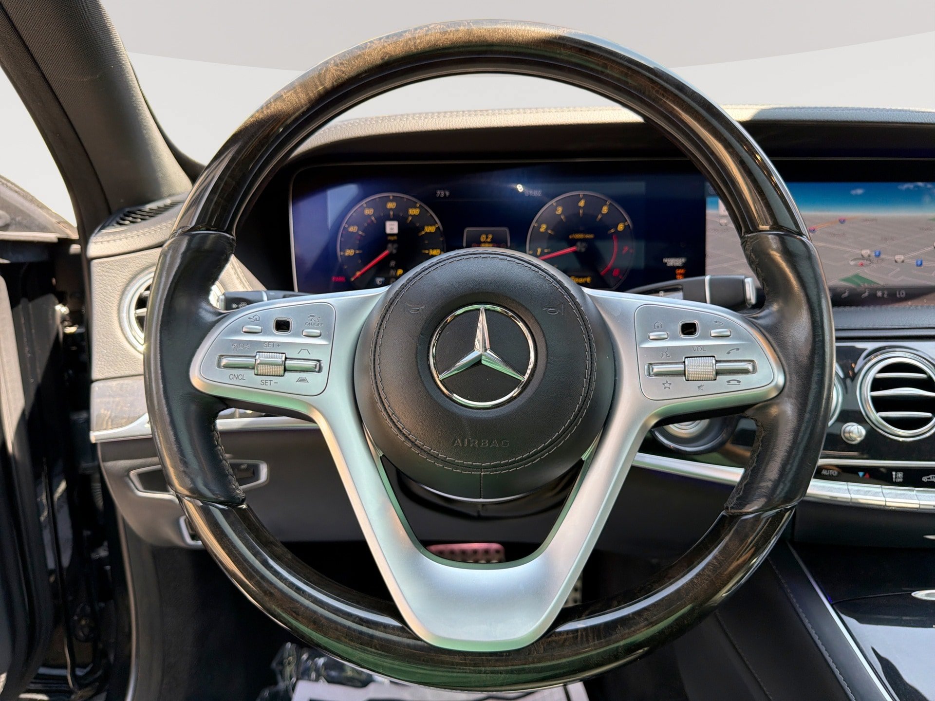 Used 2019 Mercedes-Benz S 560 4MATIC Sedan image 11