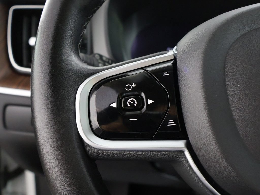 Used 2023 Volvo XC60 B5 Plus w/ Climate Package AWD/4WD image 45