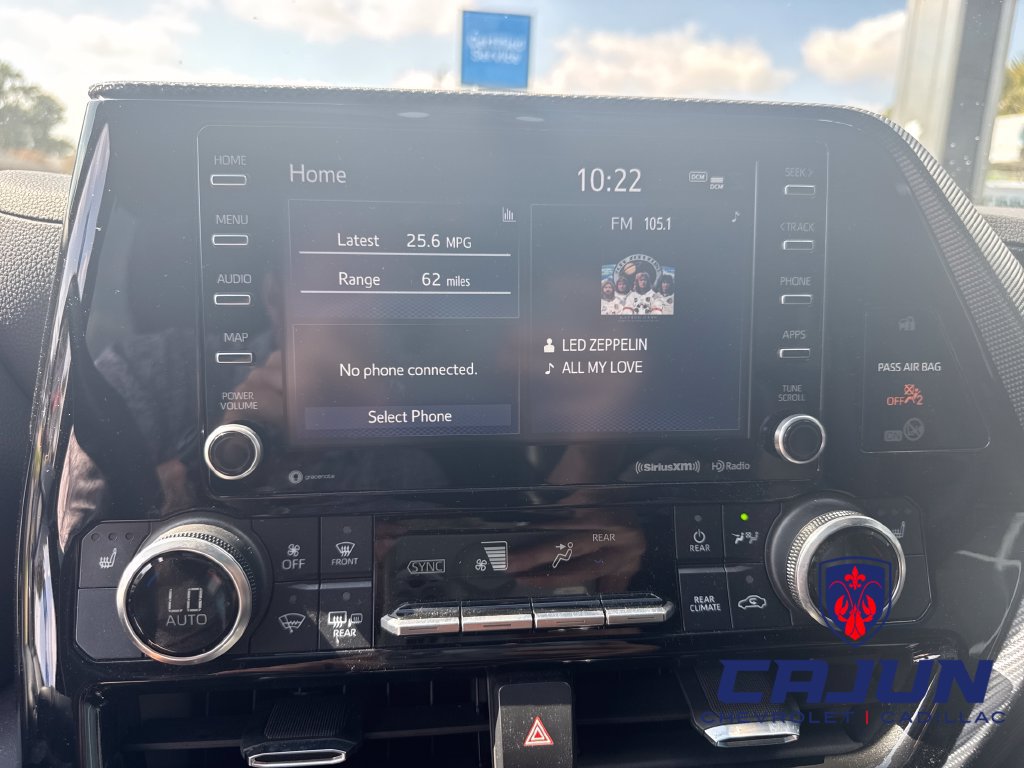 Used 2022 Toyota Highlander XSE FWD image 11