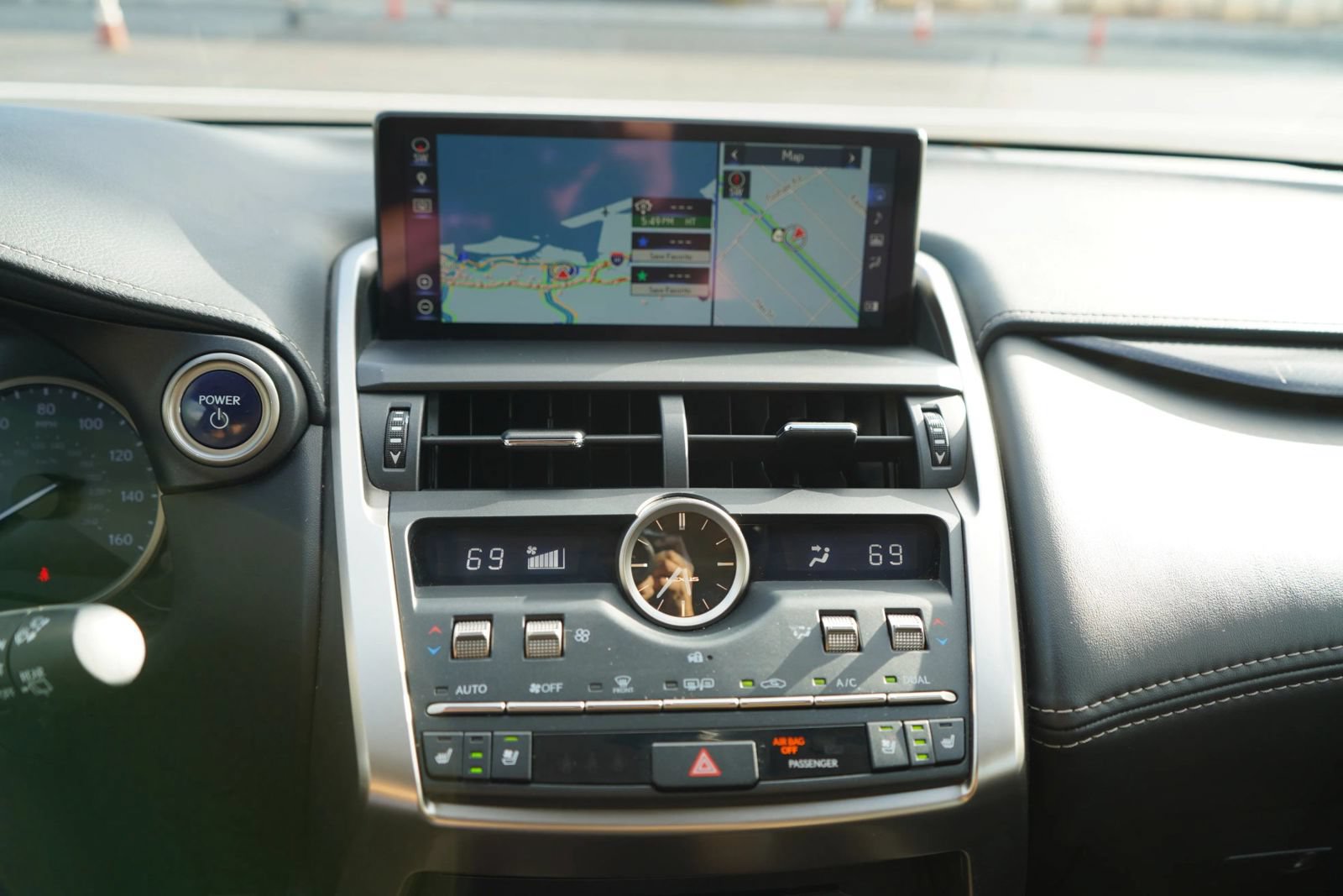 Used 2018 Lexus NX 300h AWD image 11