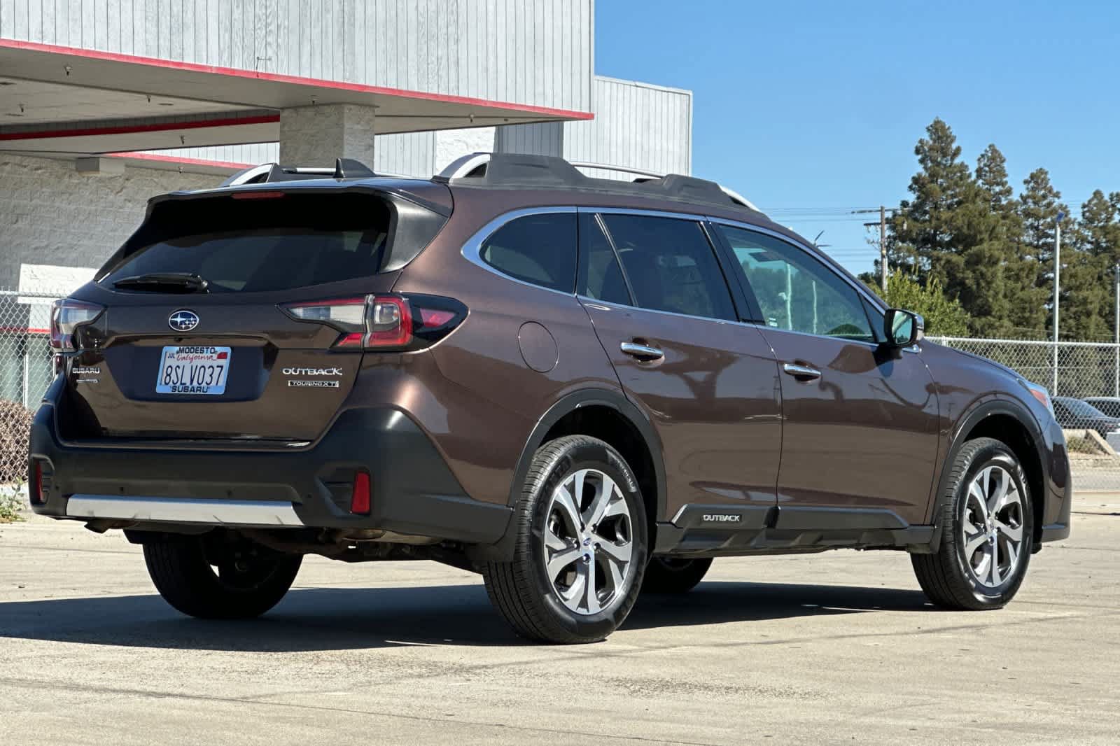 Used 2020 Subaru Outback Touring XT AWD/4WD image 3