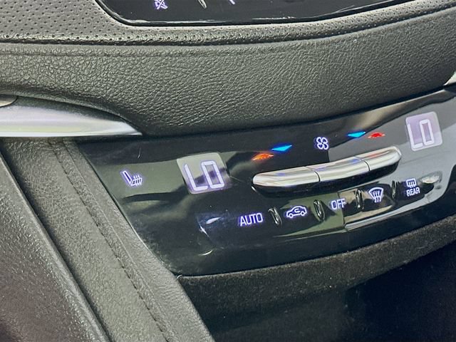 Used 2018 Cadillac XT5 Luxury w/ LPO, Black Ice Package AWD/4WD image 27