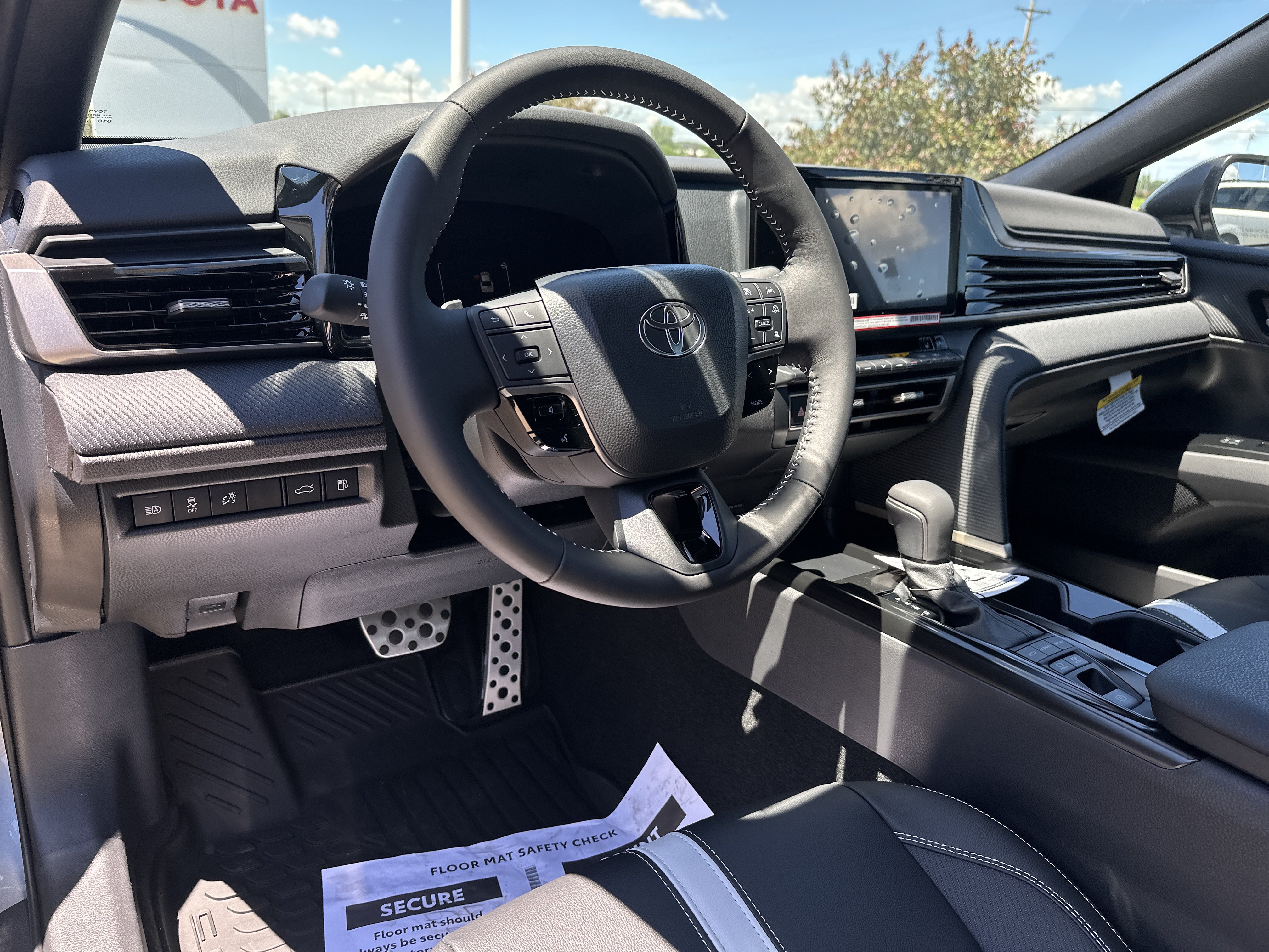 New 2026 Toyota Camry SE w/ Convenience Package FWD image 14