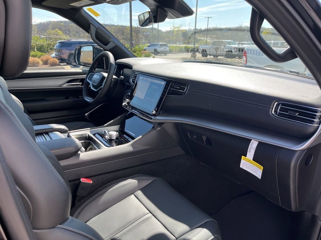 New 2026 Jeep Grand Wagoneer L 4WD image 32