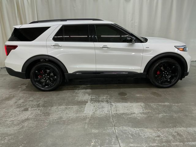 Used 2024 Ford Explorer ST-Line w/ Class IV Trailer Tow Package image 2