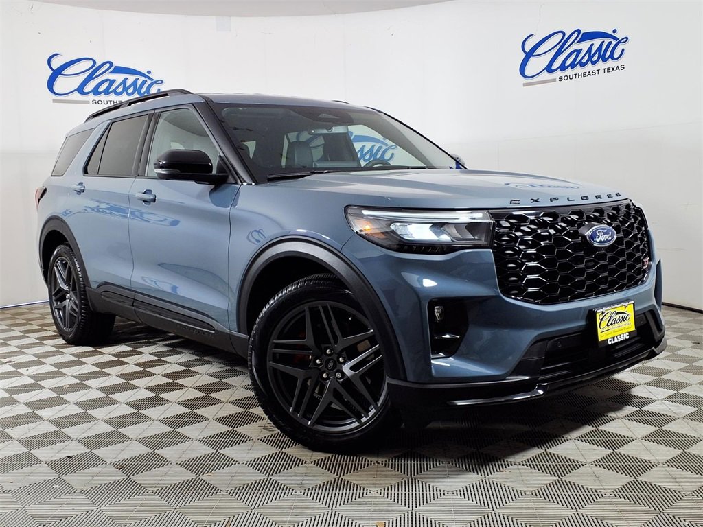 Used 2025 Ford Explorer ST image 1