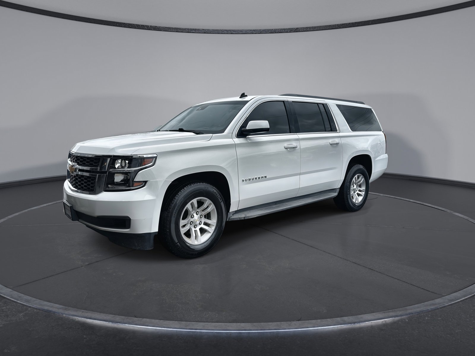 Used 2015 Chevrolet Suburban LT image 4