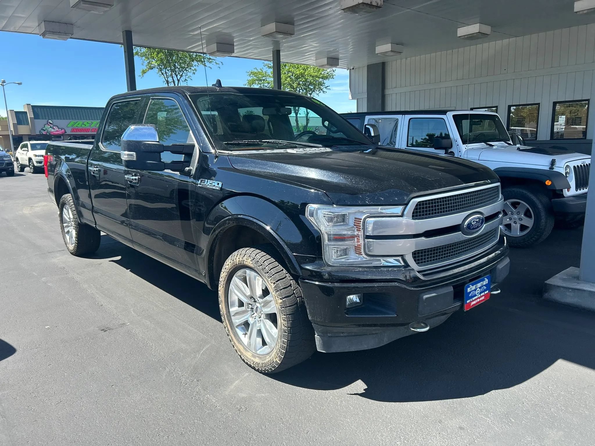 Used 2018 Ford F150 Platinum w/ Equipment Group 701A Luxury AWD/4WD image 2