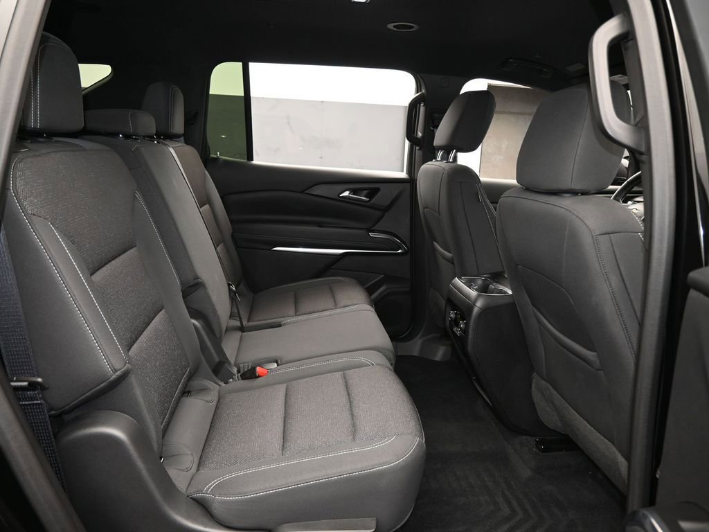 Used 2024 Chevrolet Traverse LS image 43