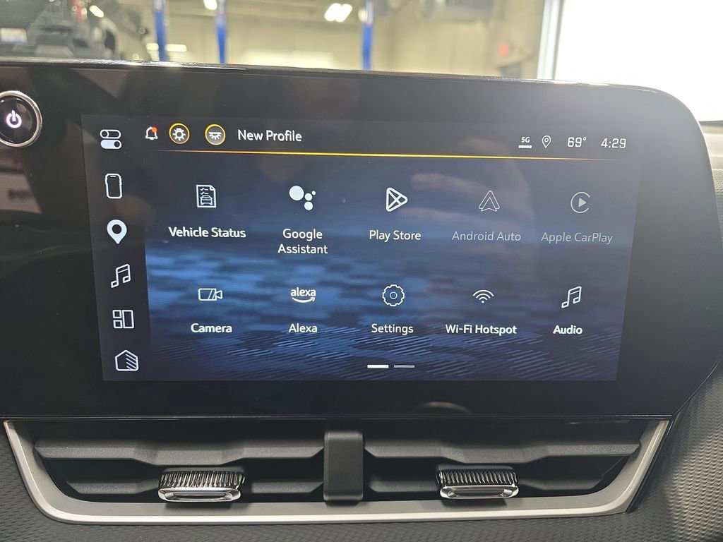 Used 2025 Chevrolet Equinox LT w/ Safety and Technology Package image 23