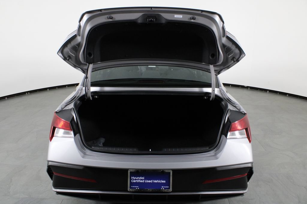 Used 2026 Hyundai Elantra Sport image 17