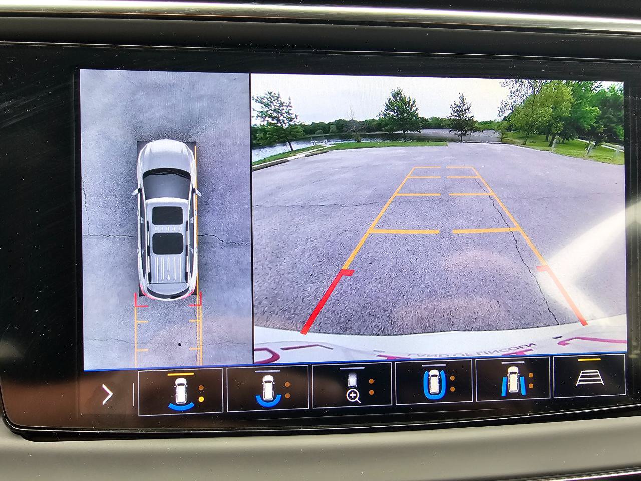 Used 2021 Buick Enclave Avenir w/ Avenir Technology Package AWD/4WD image 58