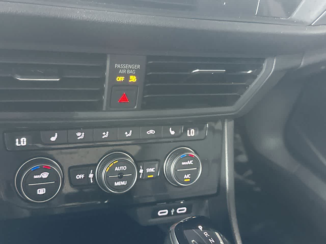 Used 2022 Volkswagen Jetta SE w/ Panoramic Sunroof Package FWD image 20