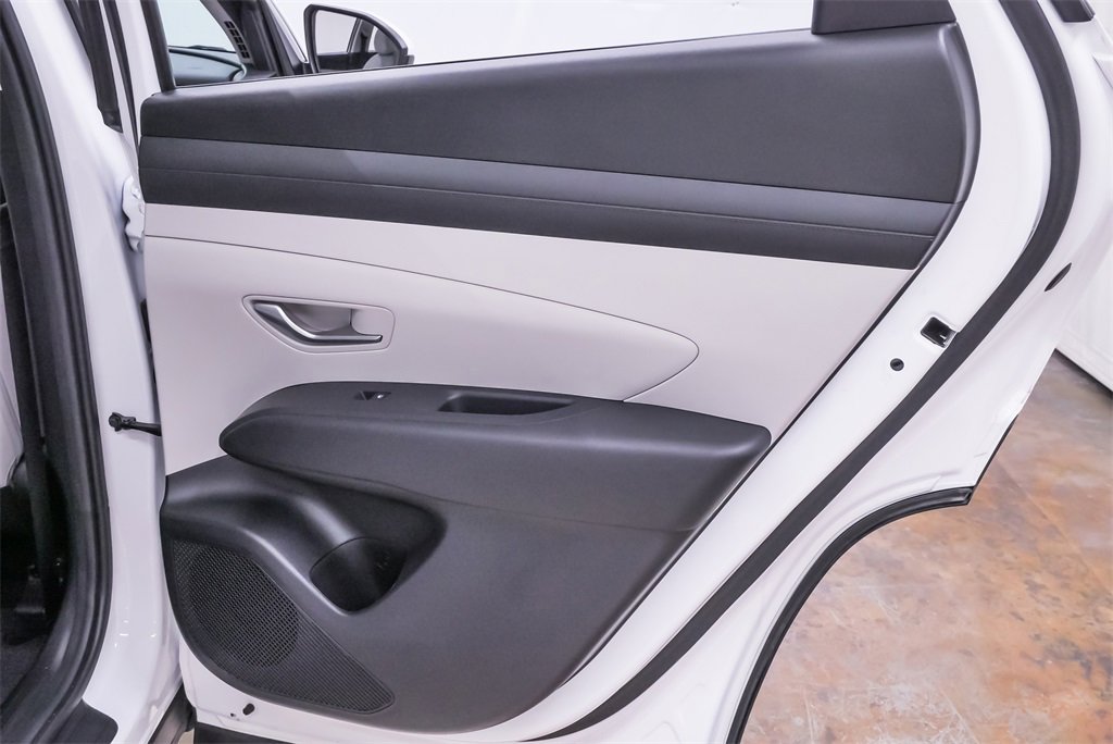 Certified 2025 Hyundai Tucson SE image 33
