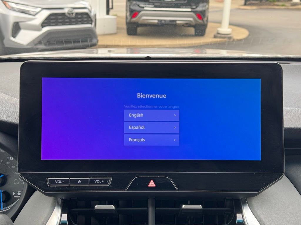 Certified 2023 Toyota Venza XLE AWD/4WD image 38