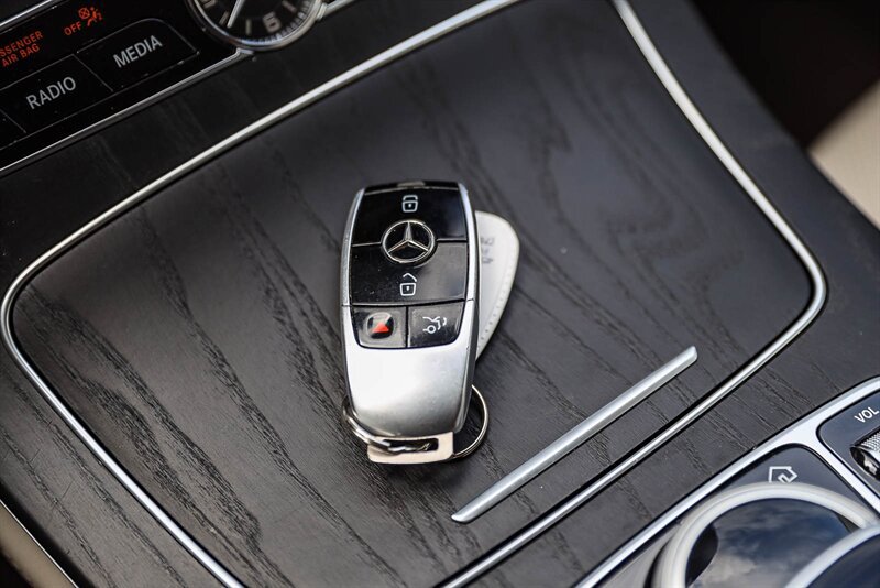 Used 2018 Mercedes-Benz E 400 Cabriolet image 38