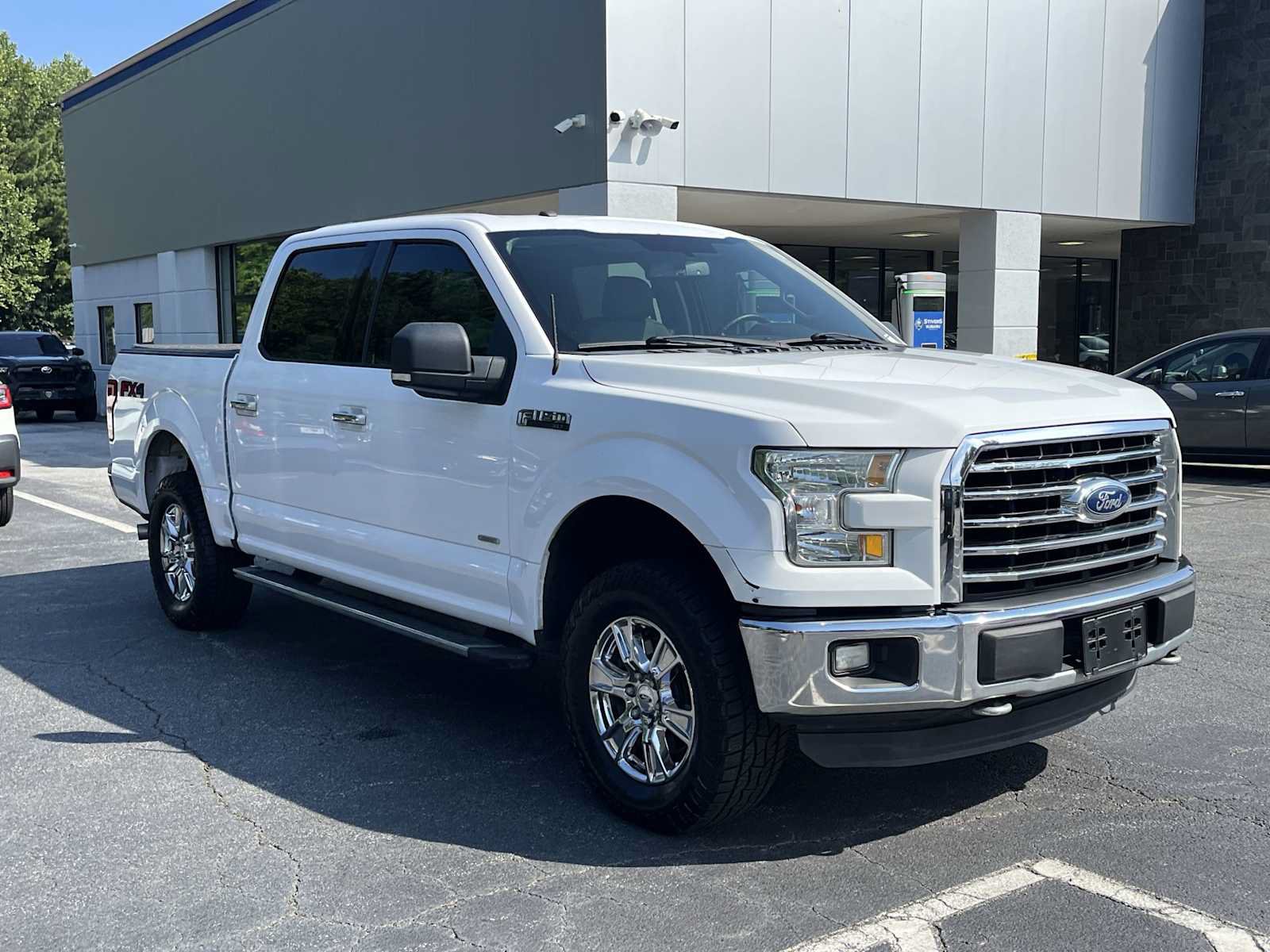 Used 2016 Ford F150 XLT w/ Equipment Group 302A Luxury AWD/4WD image 5
