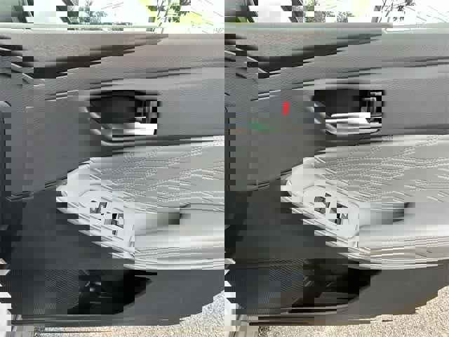 Used 2021 Toyota Avalon Limited image 25