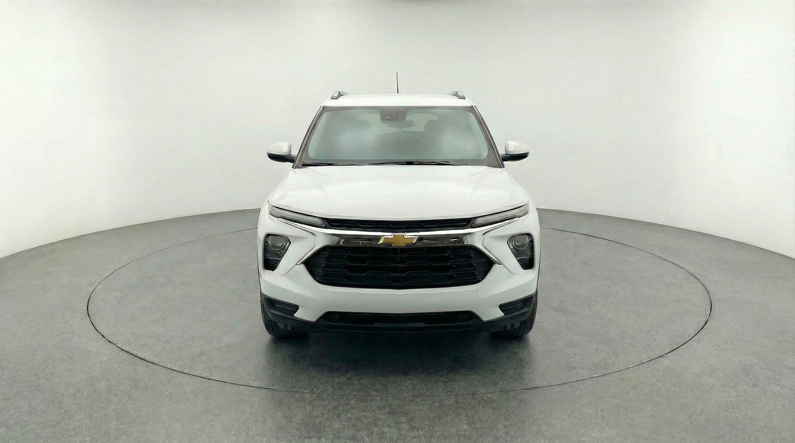 Used 2025 Chevrolet TrailBlazer LT w/ Driver Confidence Package AWD/4WD image 2