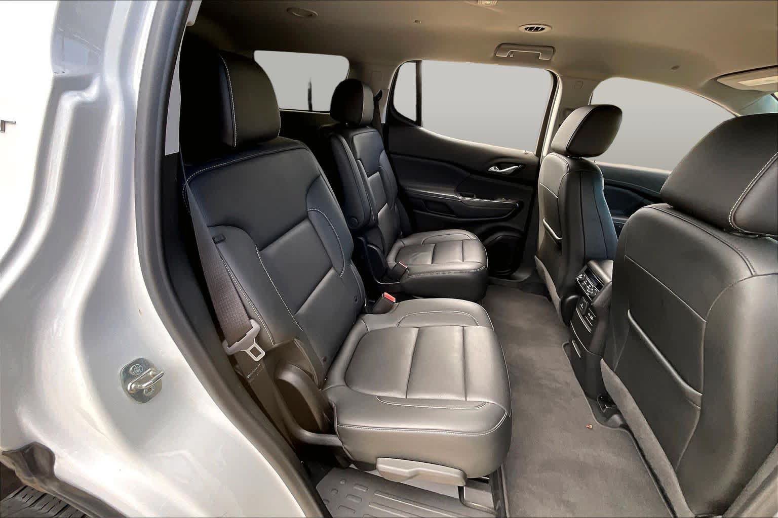 Used 2022 GMC Acadia SLT w/ Technology Package FWD image 19