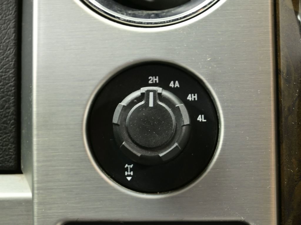 Used 2014 Ford F150 Platinum image 10