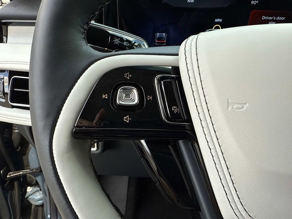 New 2025 Lincoln Aviator Reserve image 30