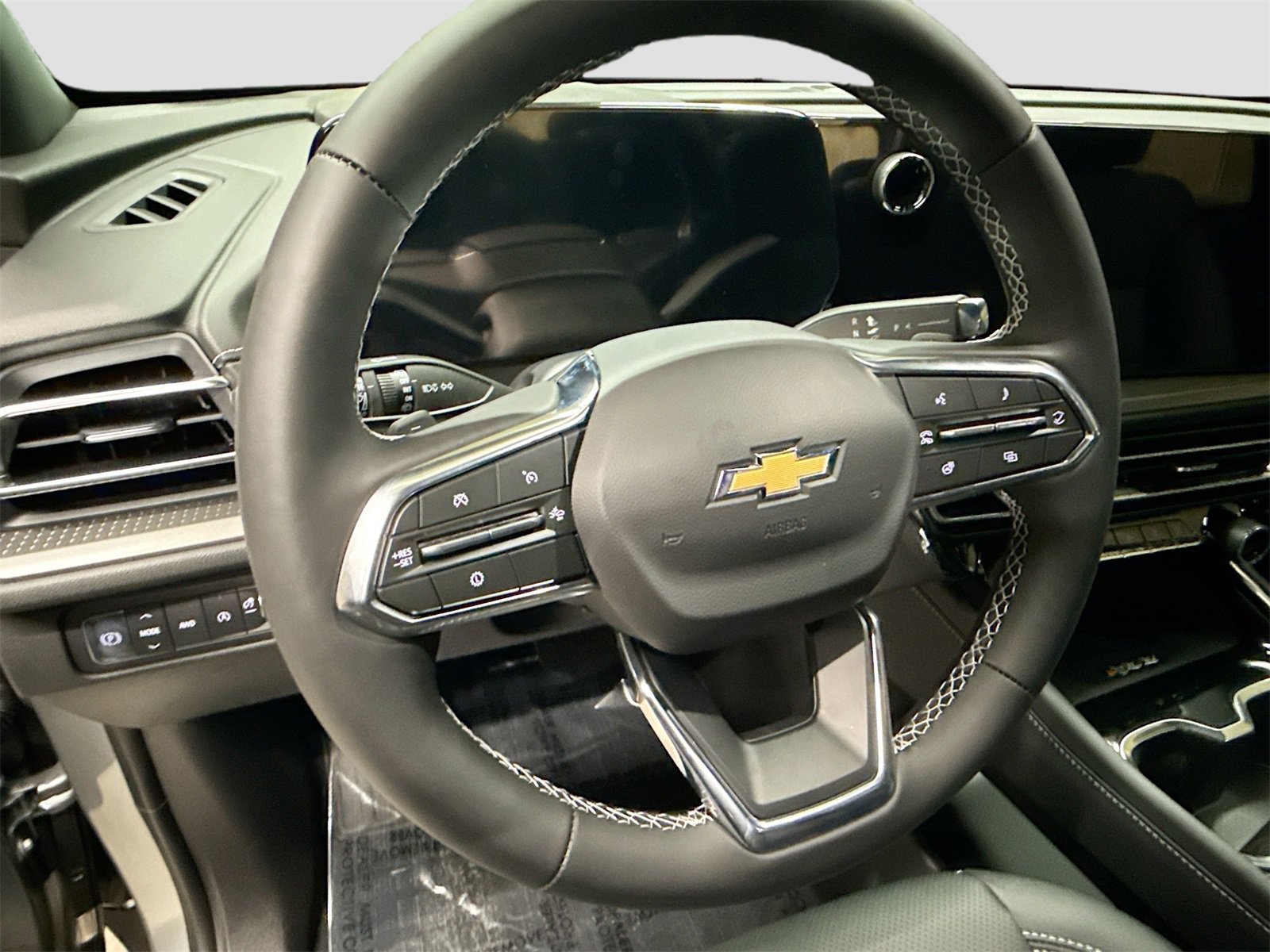 New 2026 Chevrolet Traverse LT image 11