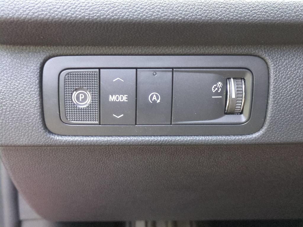 New 2027 Chevrolet Traverse LT w/ Midnight/Sport Edition FWD image 21