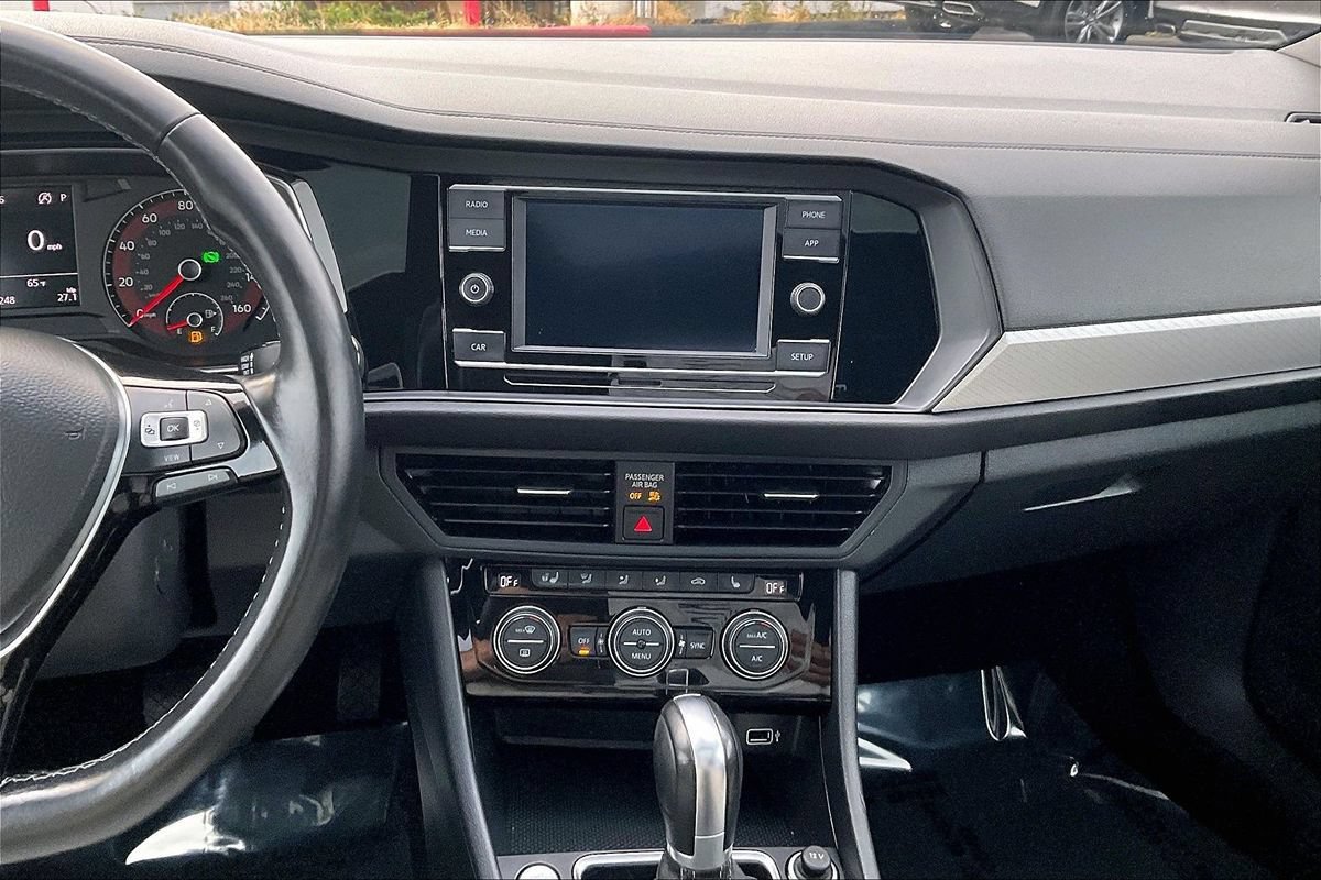 Used 2019 Volkswagen Jetta R-Line w/ R-Line Cold Weather Package FWD image 6